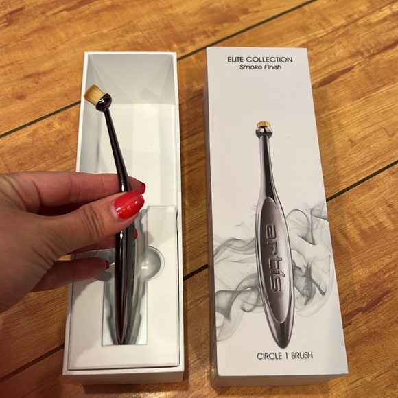 Artis Circle 1 Brush - Picture 5 of 7